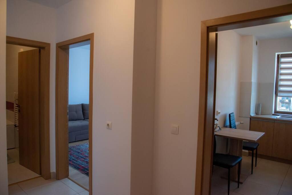 Apartament Cu 1 Camera Pentru Un Sejur Minunat Braşov Esterno foto