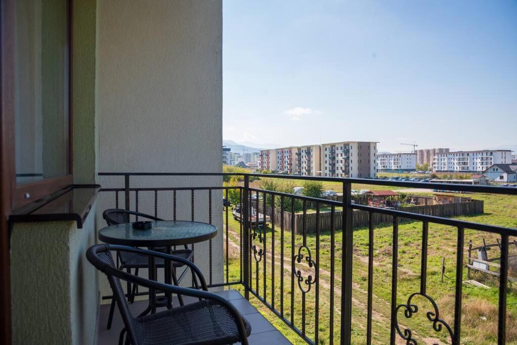 Apartament Cu 1 Camera Pentru Un Sejur Minunat Braşov Esterno foto